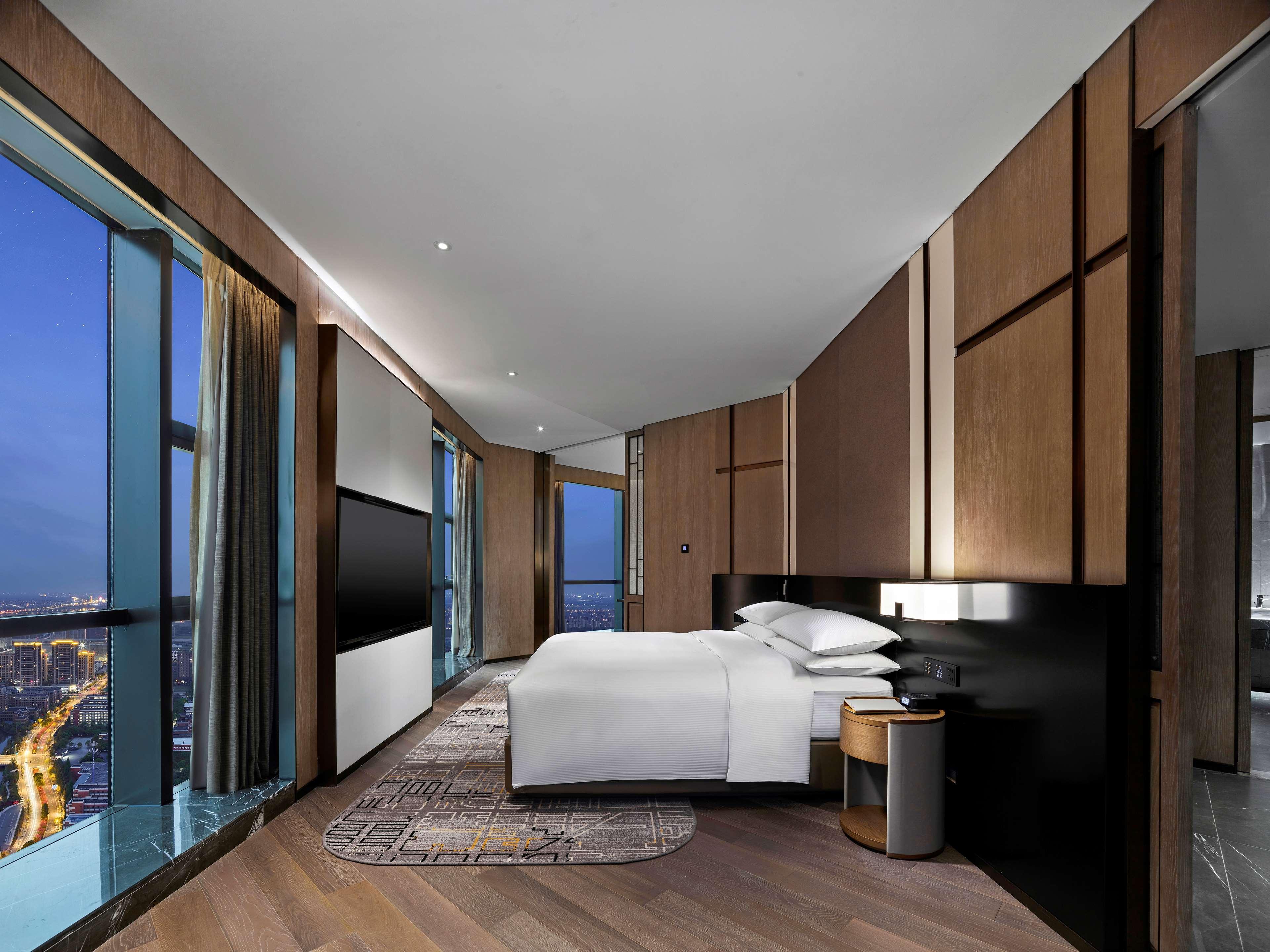 Hilton Jiaxing Hotell Exteriör bild