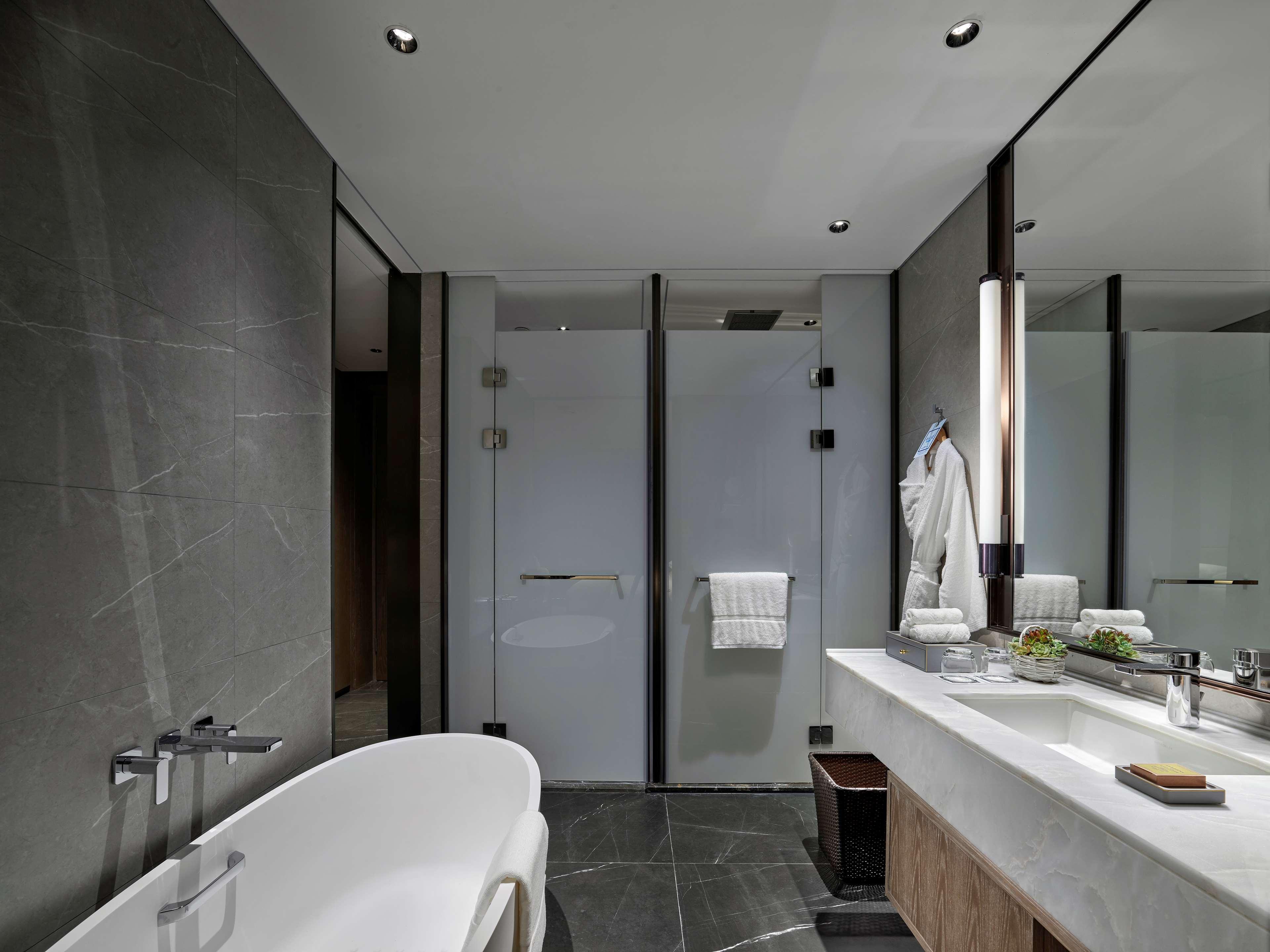 Hilton Jiaxing Hotell Exteriör bild
