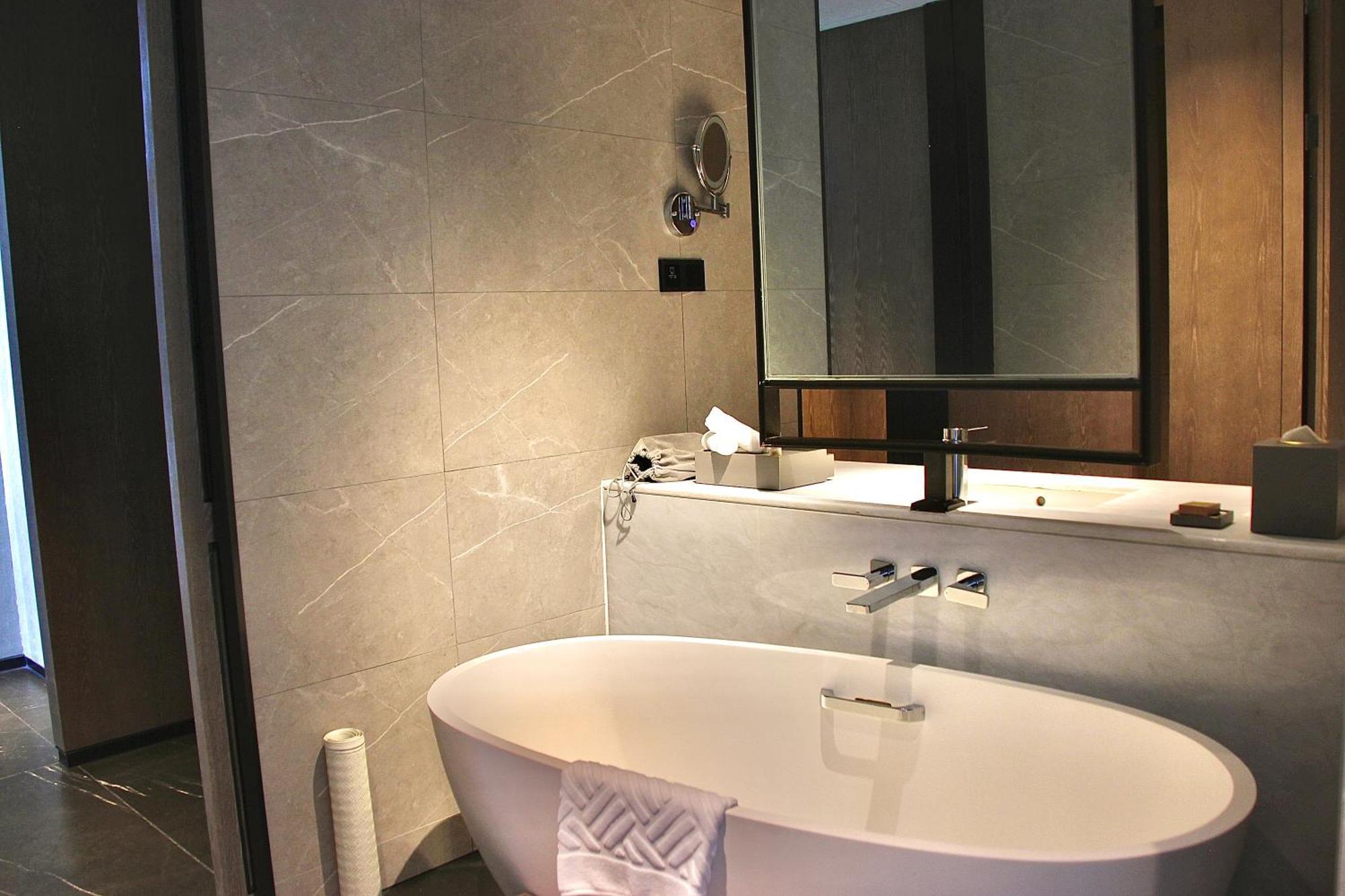 Hilton Jiaxing Hotell Exteriör bild
