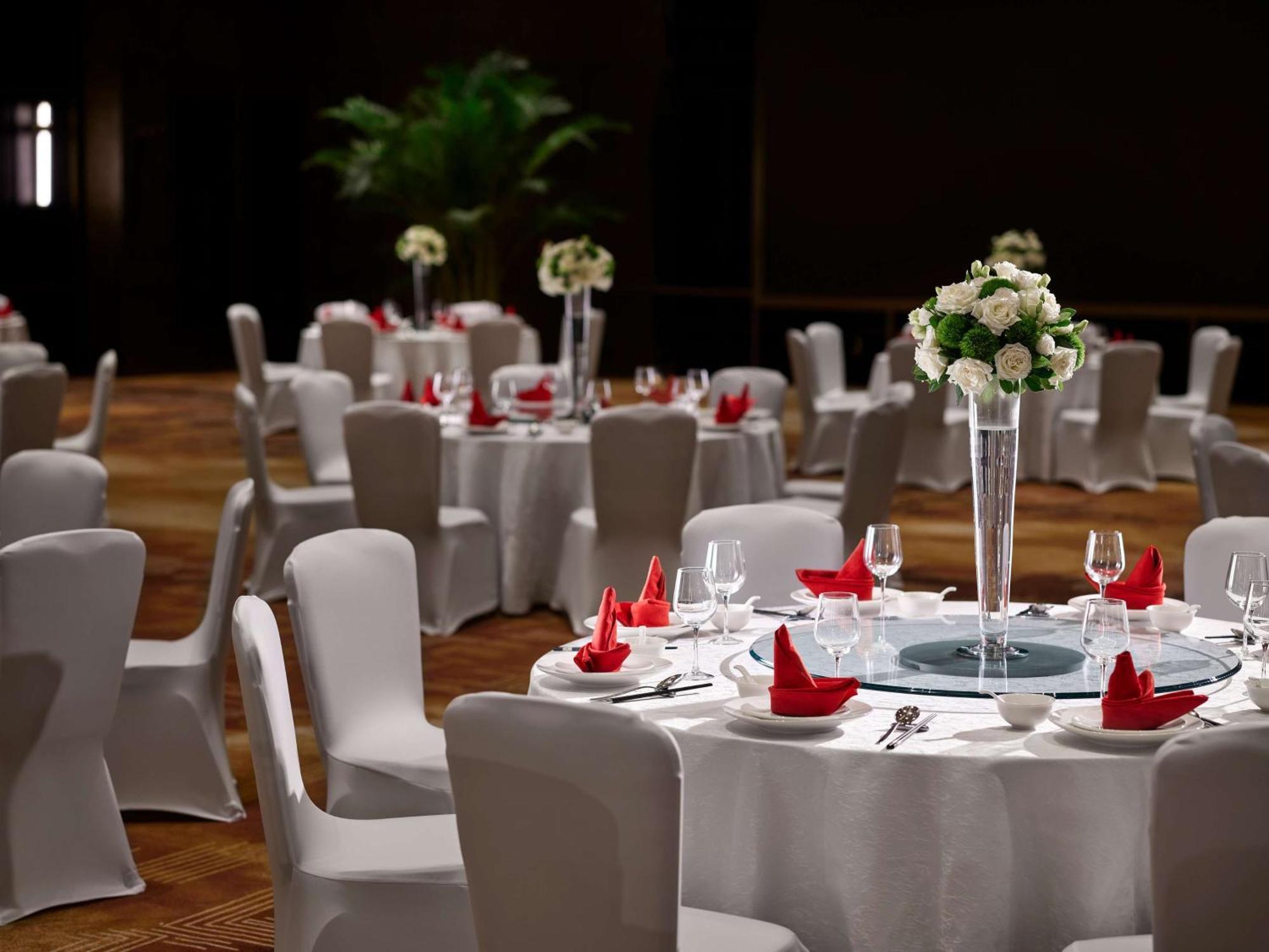 Hilton Jiaxing Hotell Exteriör bild
